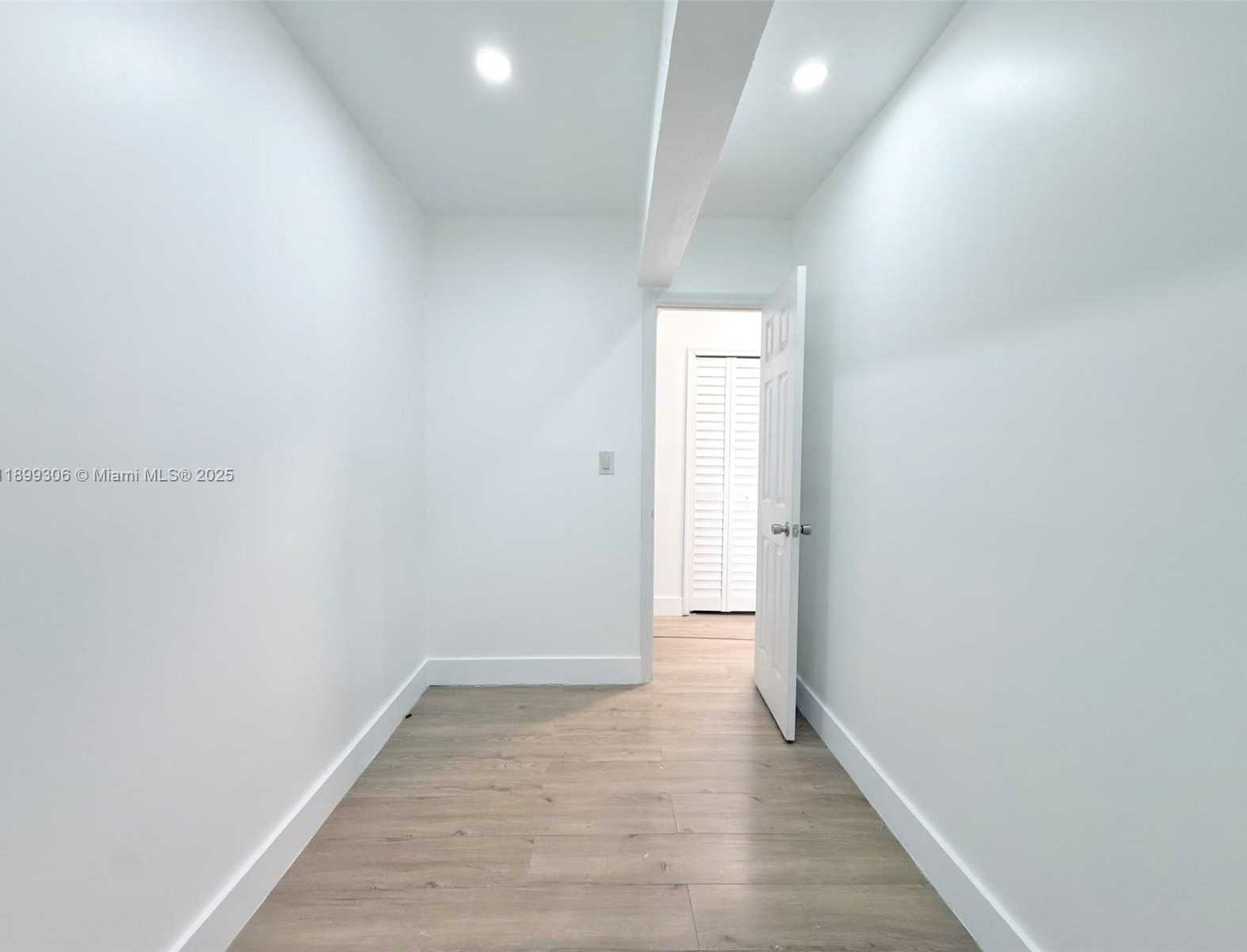 Small Image of 544 MICHIGAN AVE #7, Miami Beach Number 11