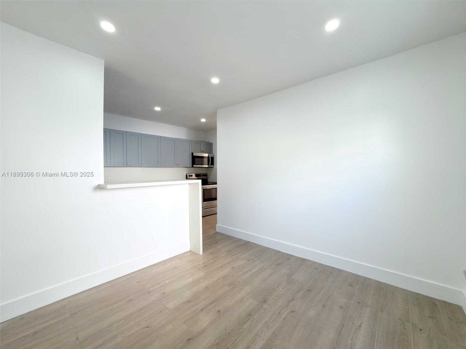 Small Image of 544 MICHIGAN AVE #7, Miami Beach Number 14