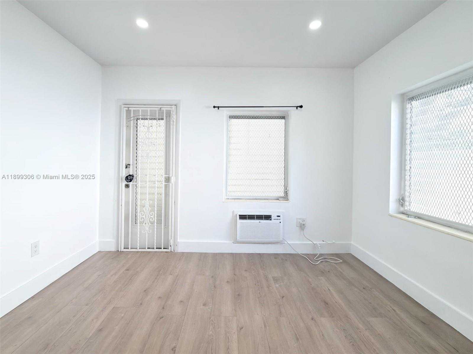 Small Image of 544 MICHIGAN AVE #7, Miami Beach Number 6