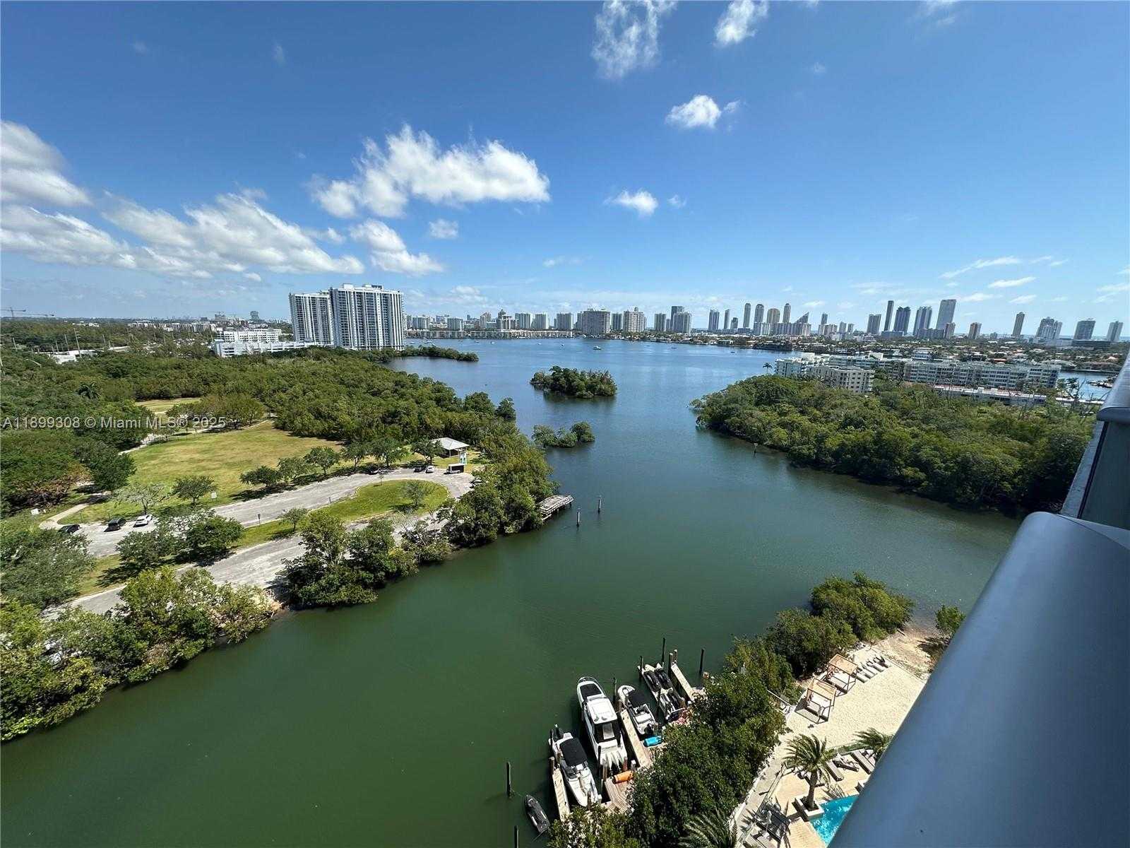 Imagen de Pequeño Objeto