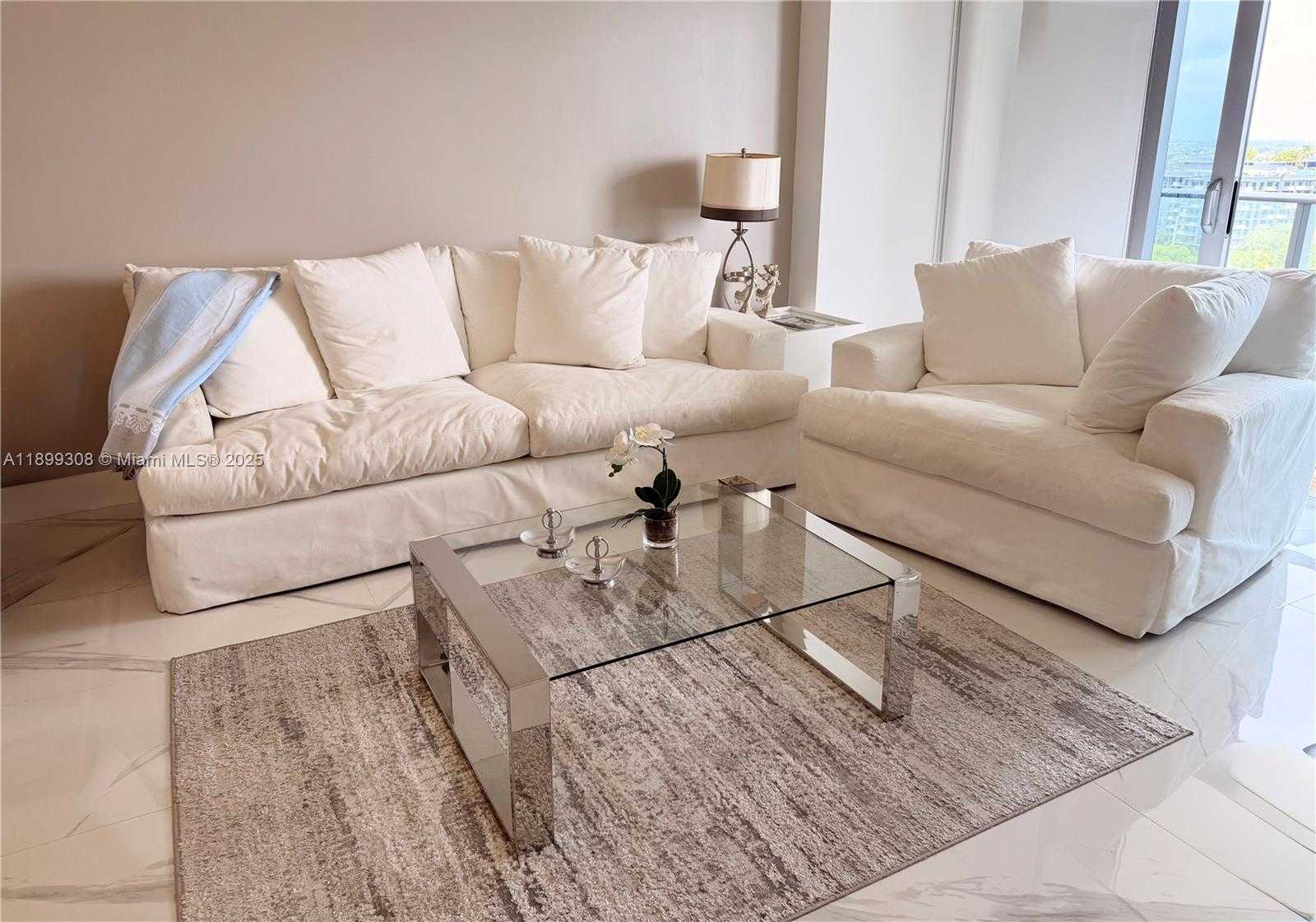 Imagen de Pequeño Objeto