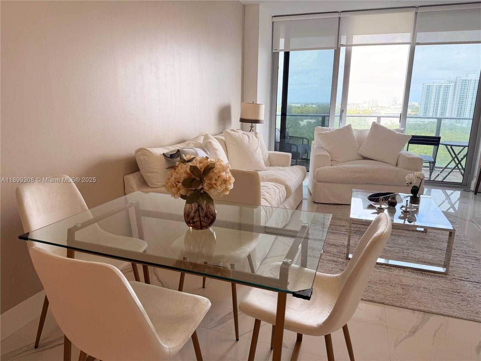 Imagen de Pequeño Objeto