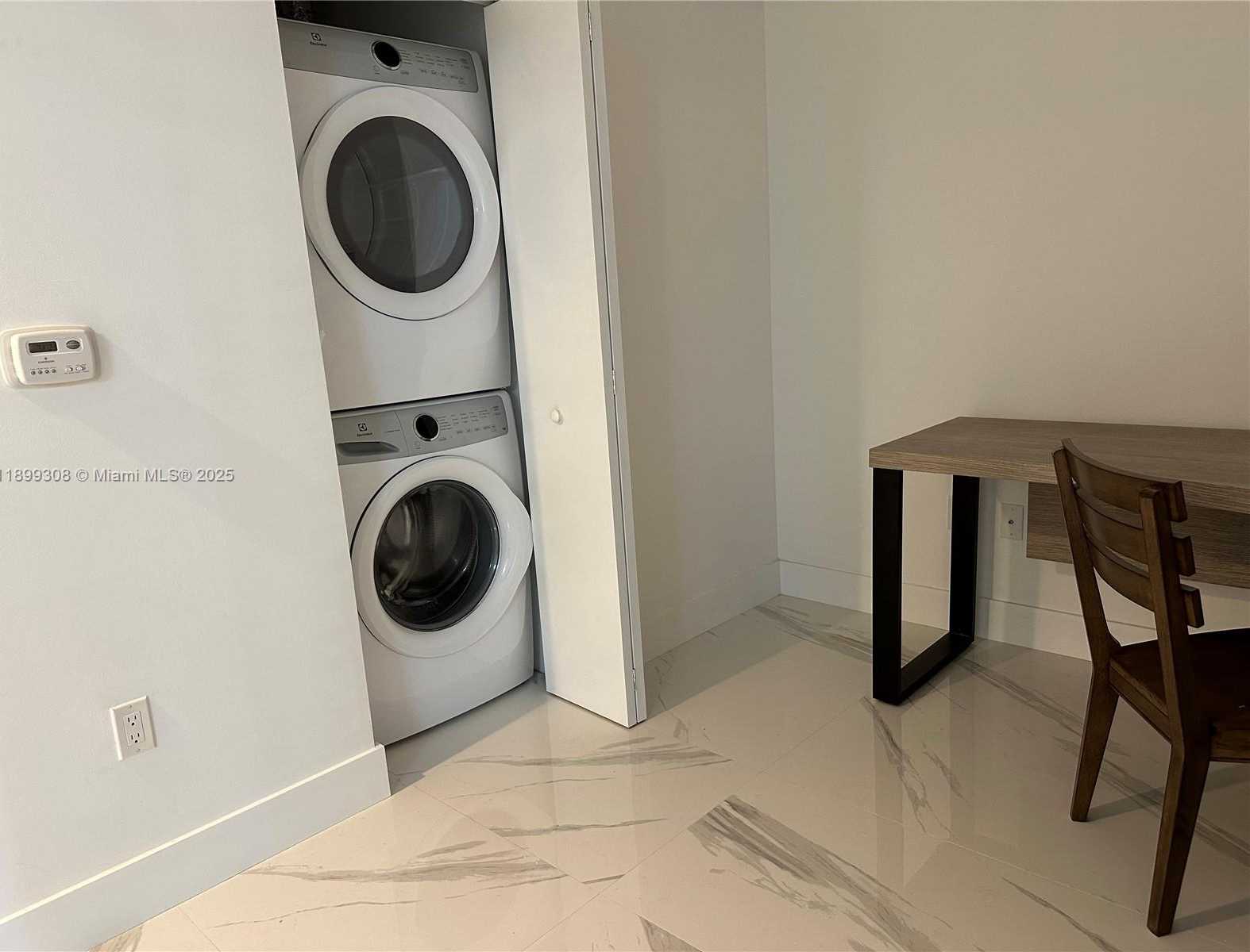 Imagen de Pequeño Objeto