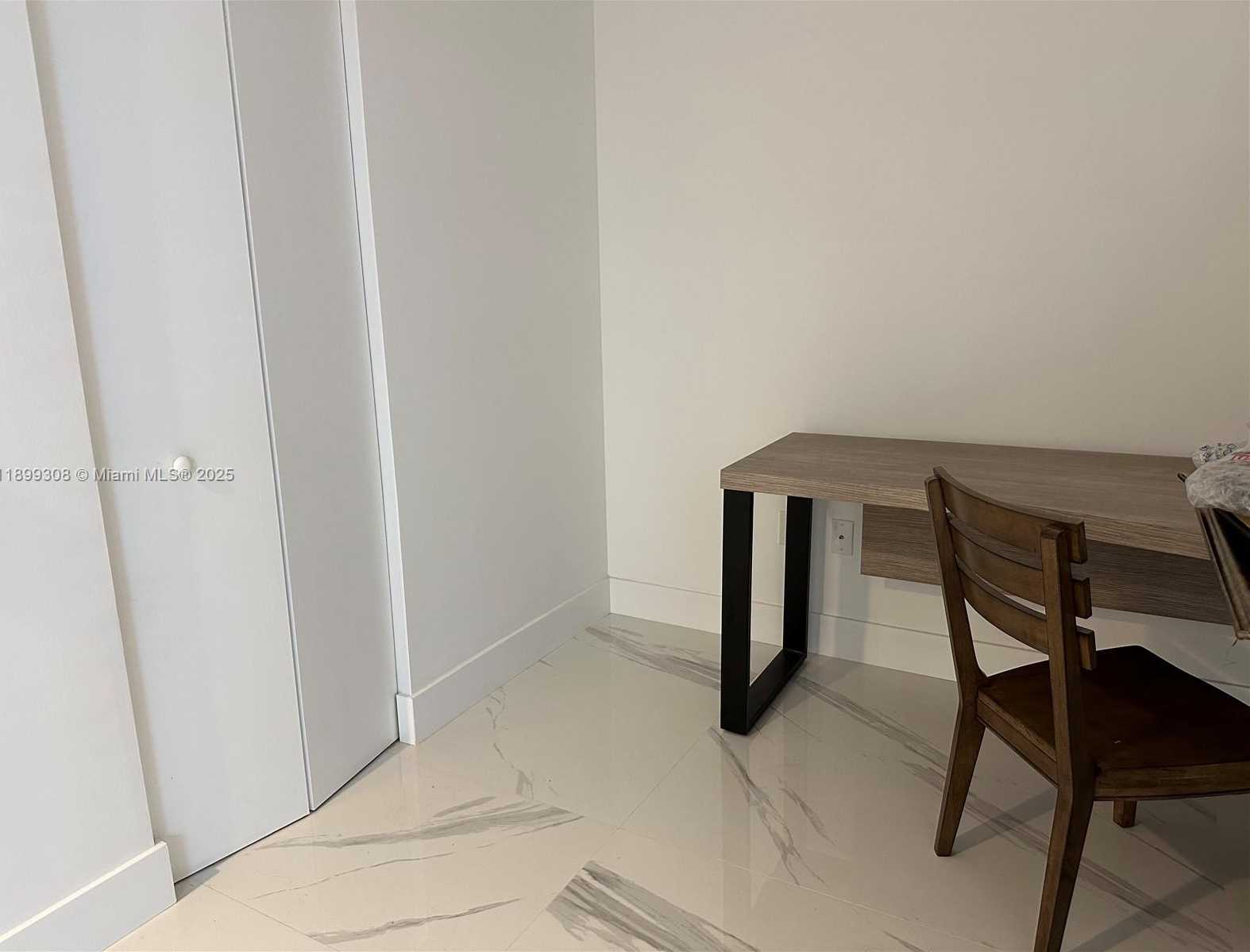 Imagen de Pequeño Objeto