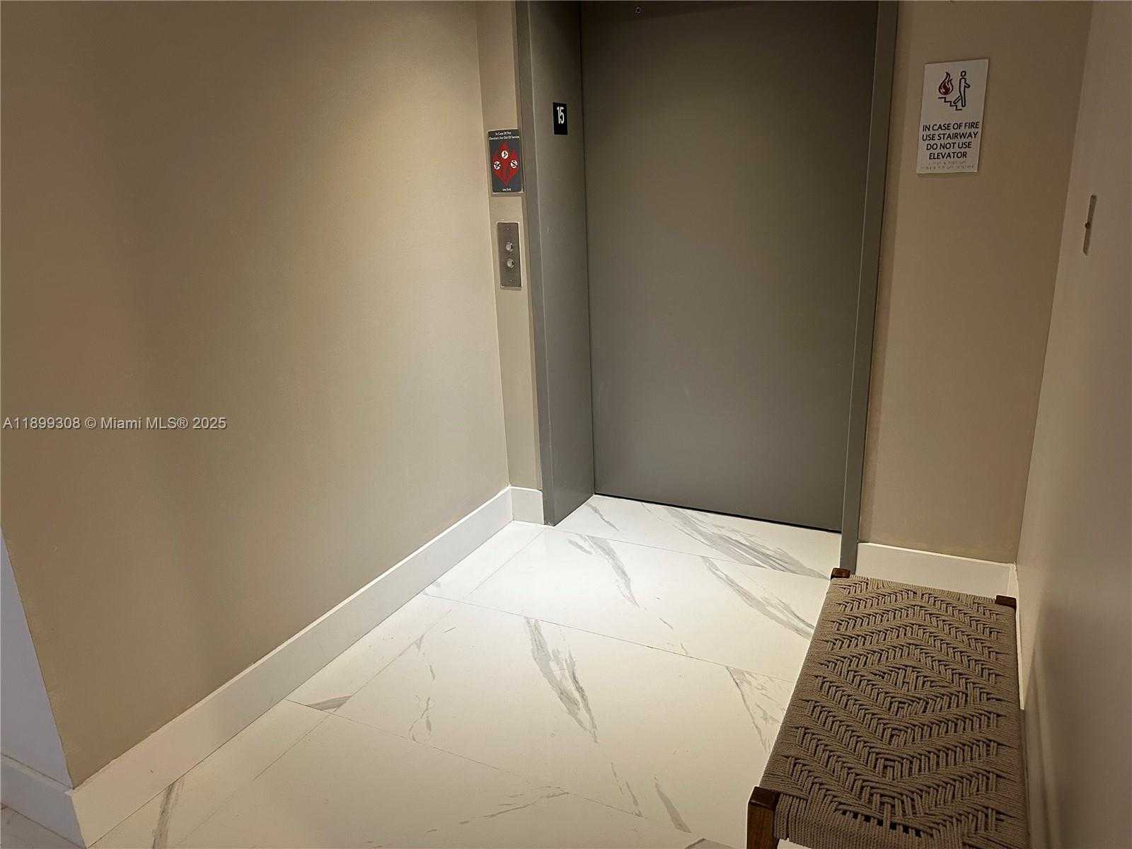 Imagen de Pequeño Objeto