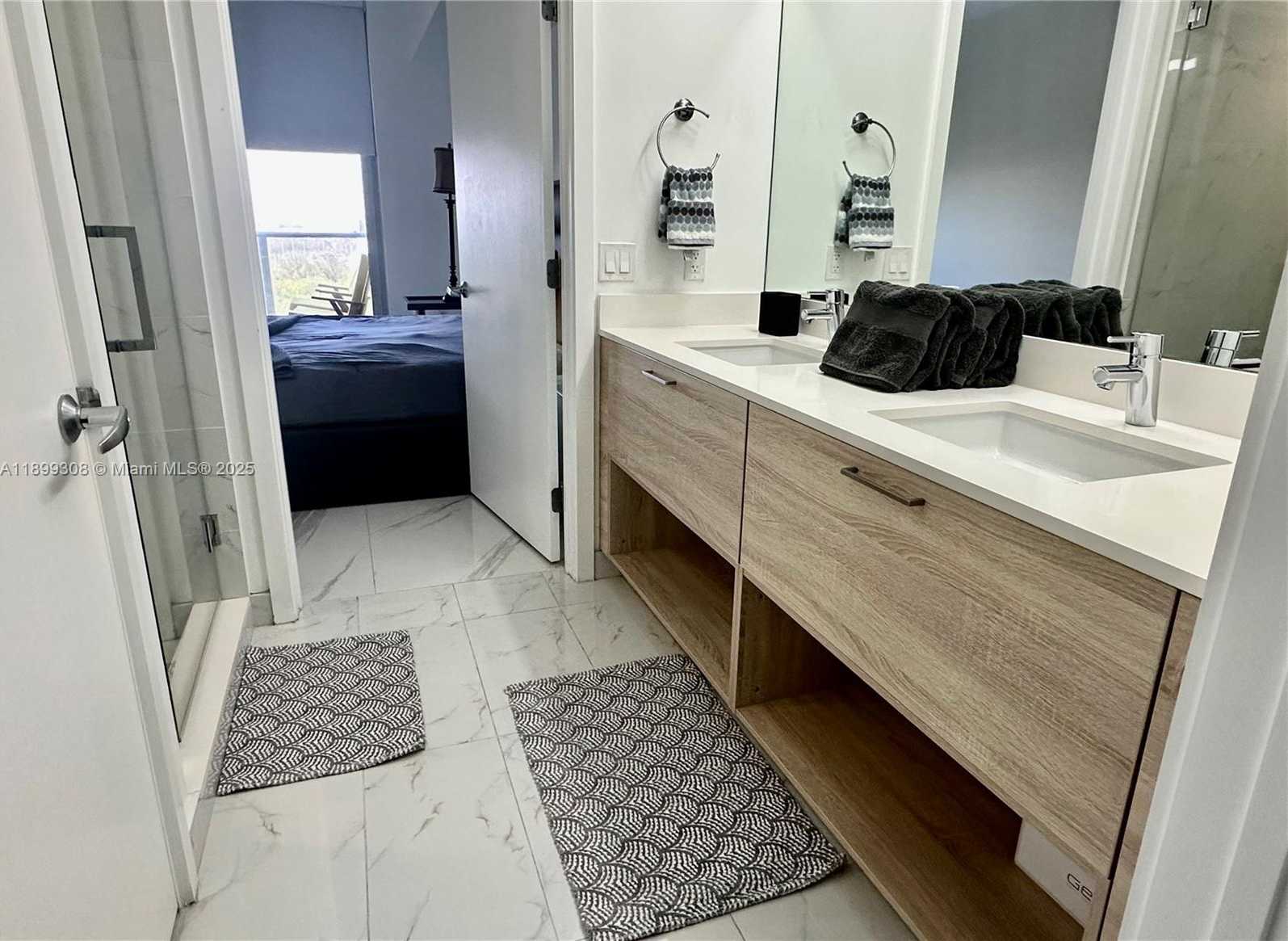 Imagen de Pequeño Objeto