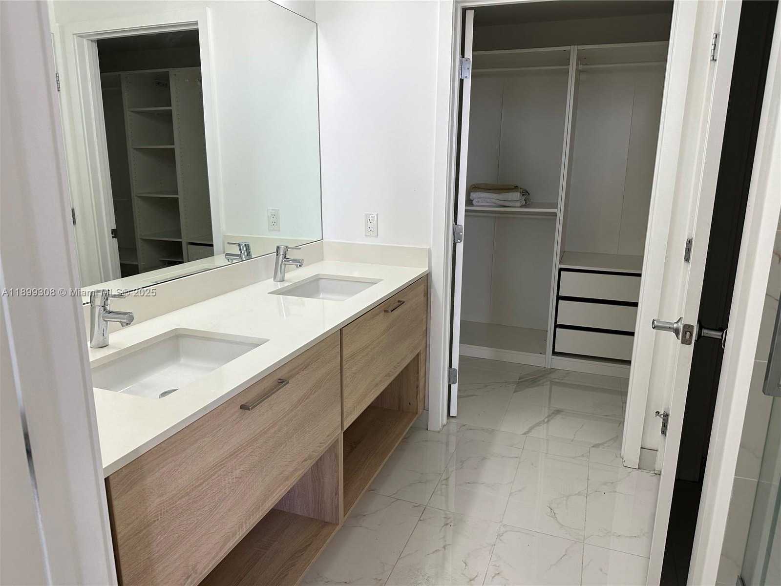 Imagen de Pequeño Objeto