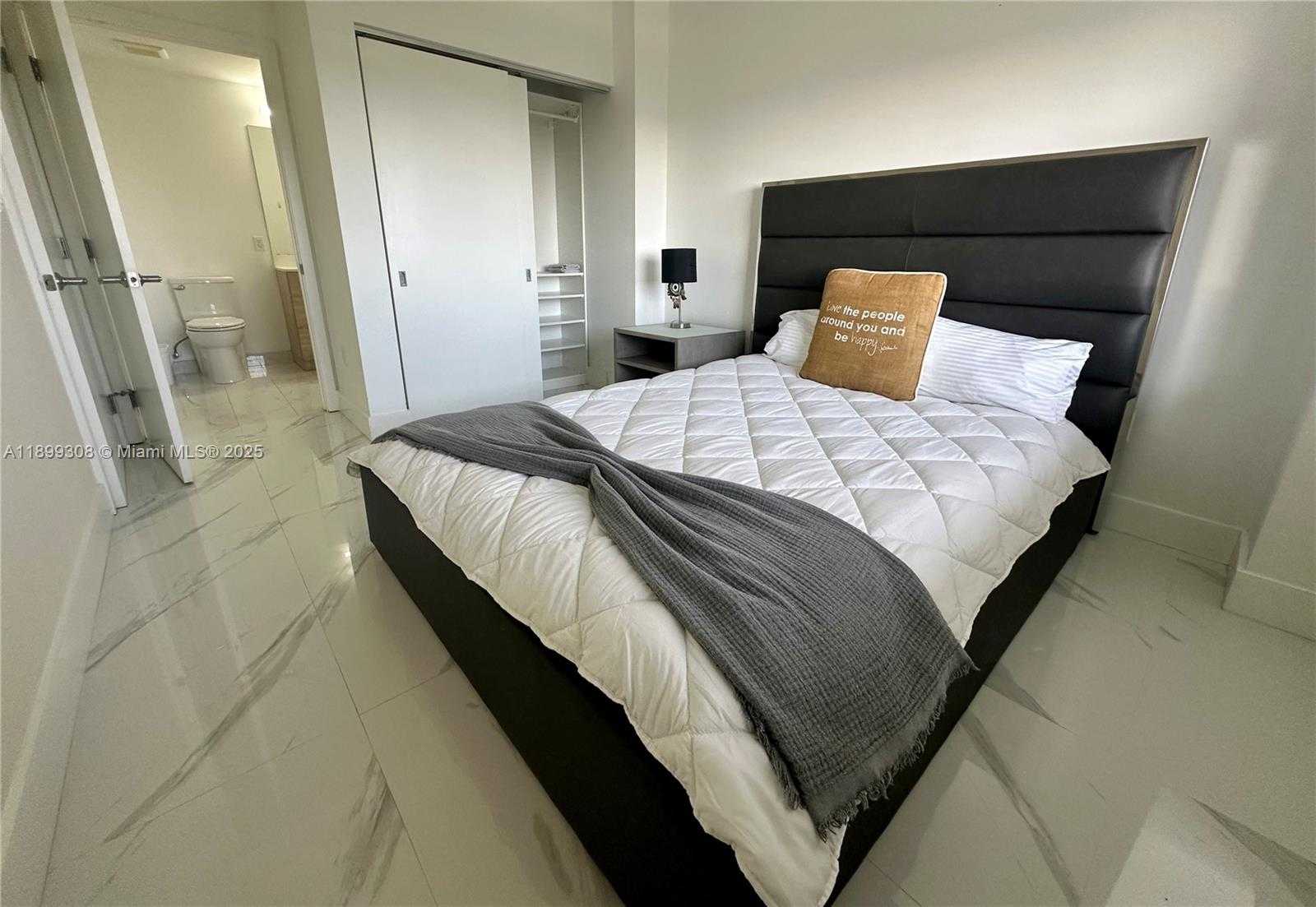 Imagen de Pequeño Objeto