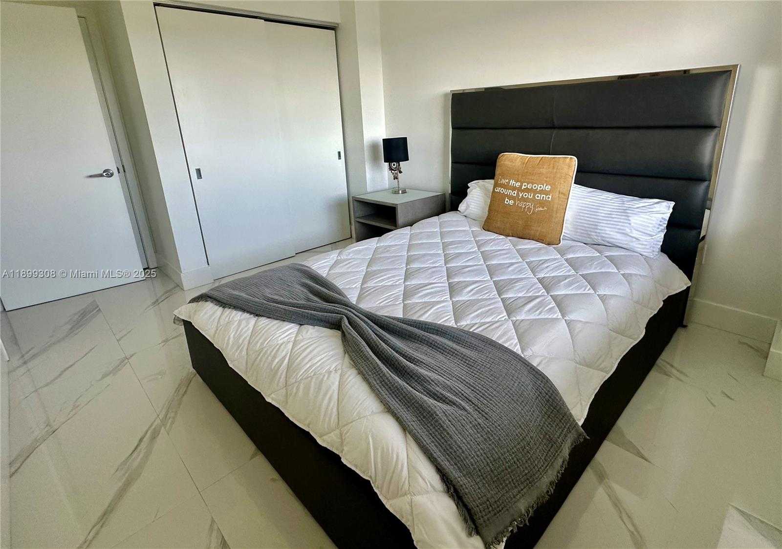 Imagen de Pequeño Objeto