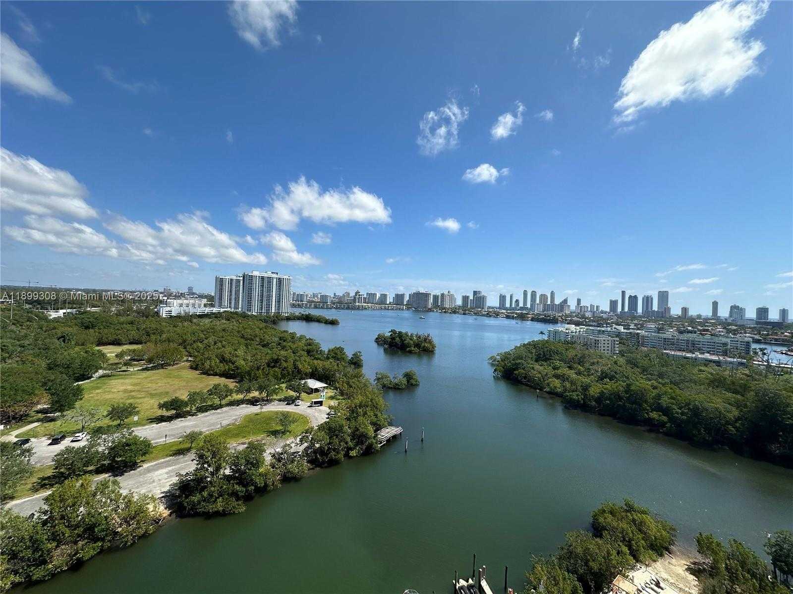 Imagen de Pequeño Objeto