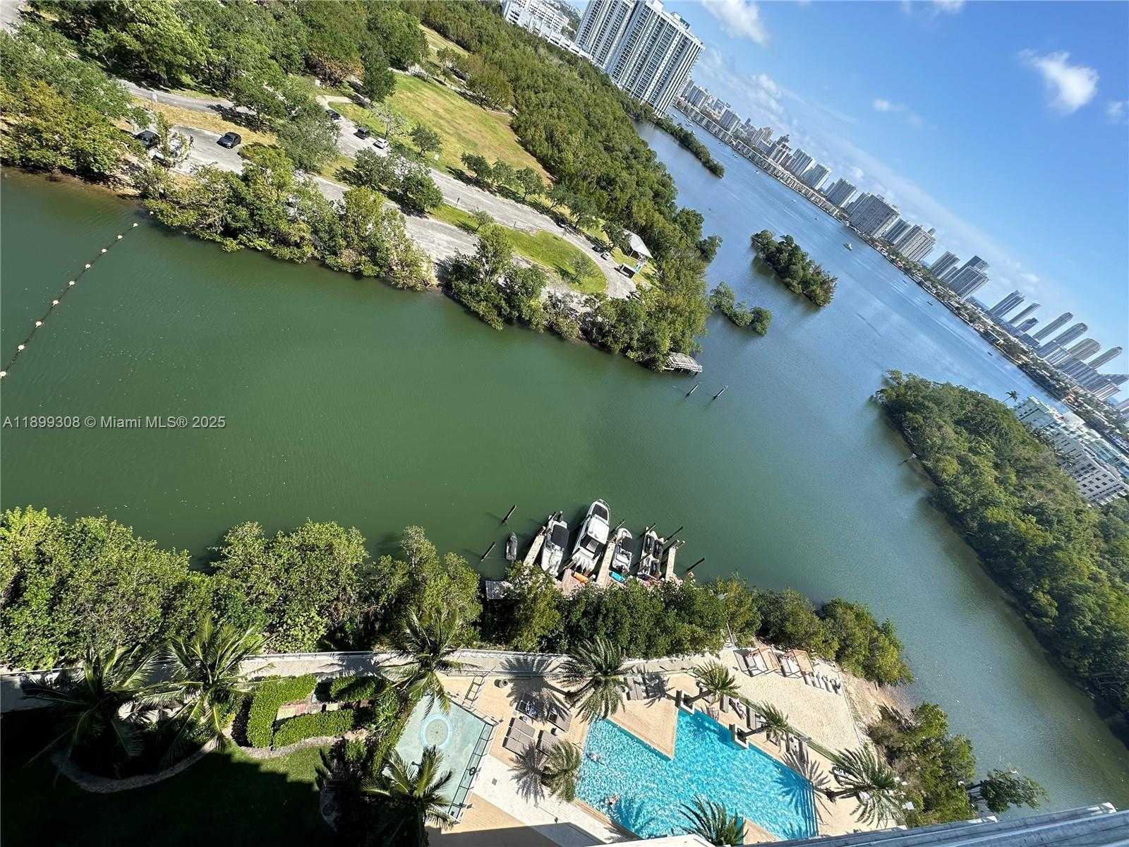 Imagen de Pequeño Objeto