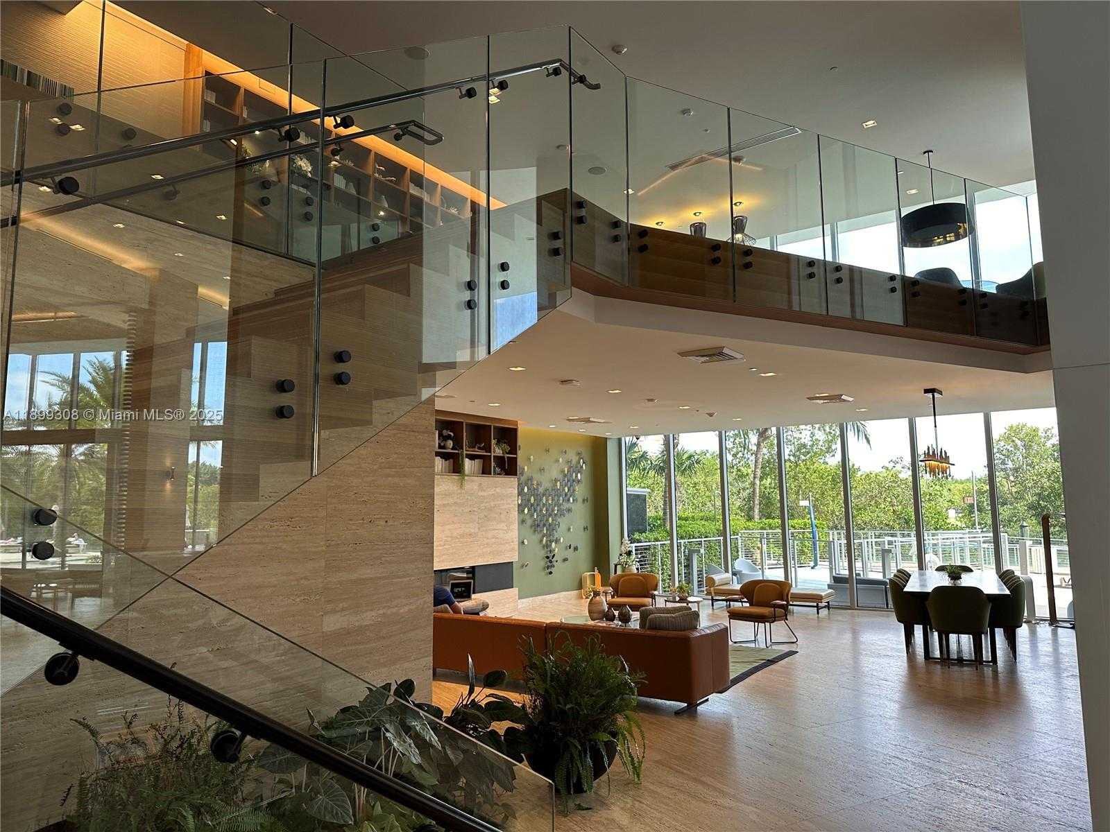 Imagen de Pequeño Objeto