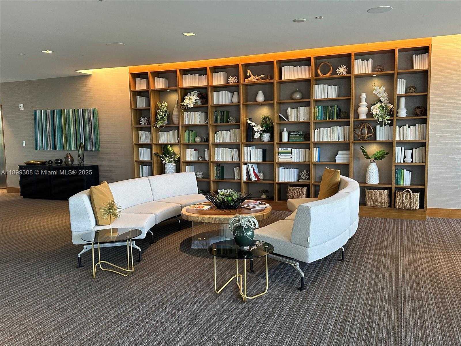 Imagen de Pequeño Objeto