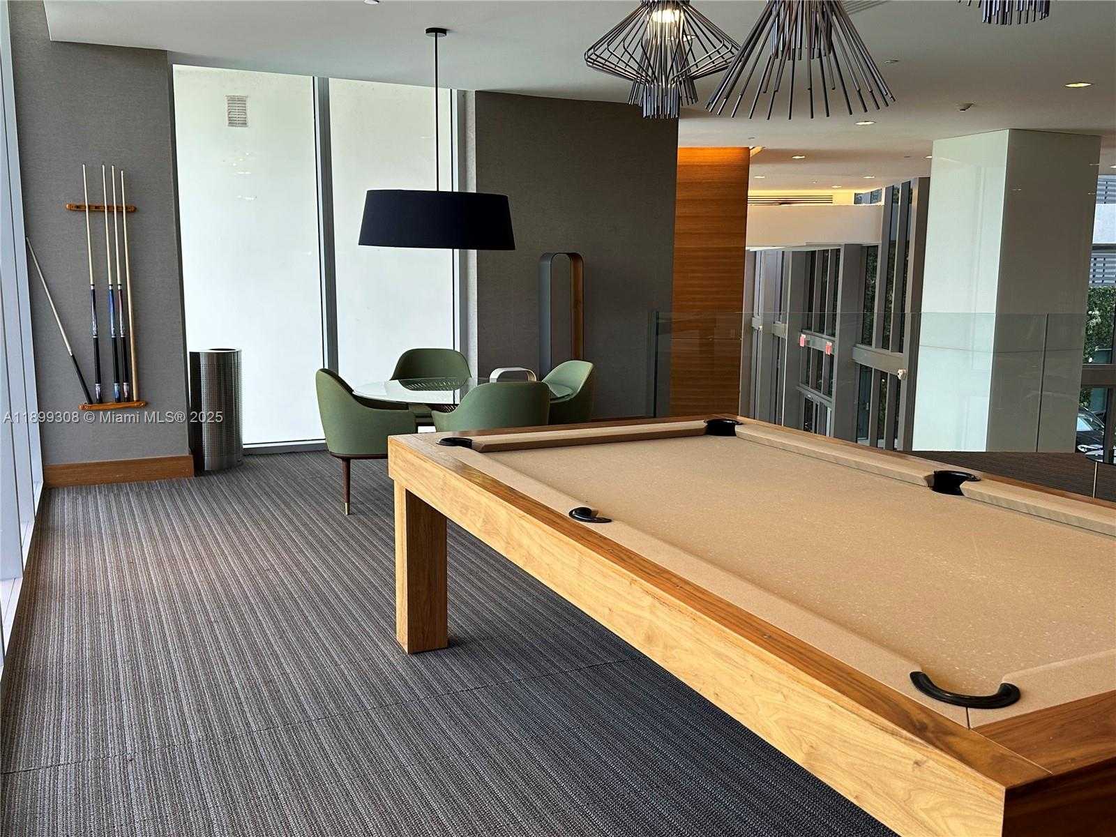 Imagen de Pequeño Objeto