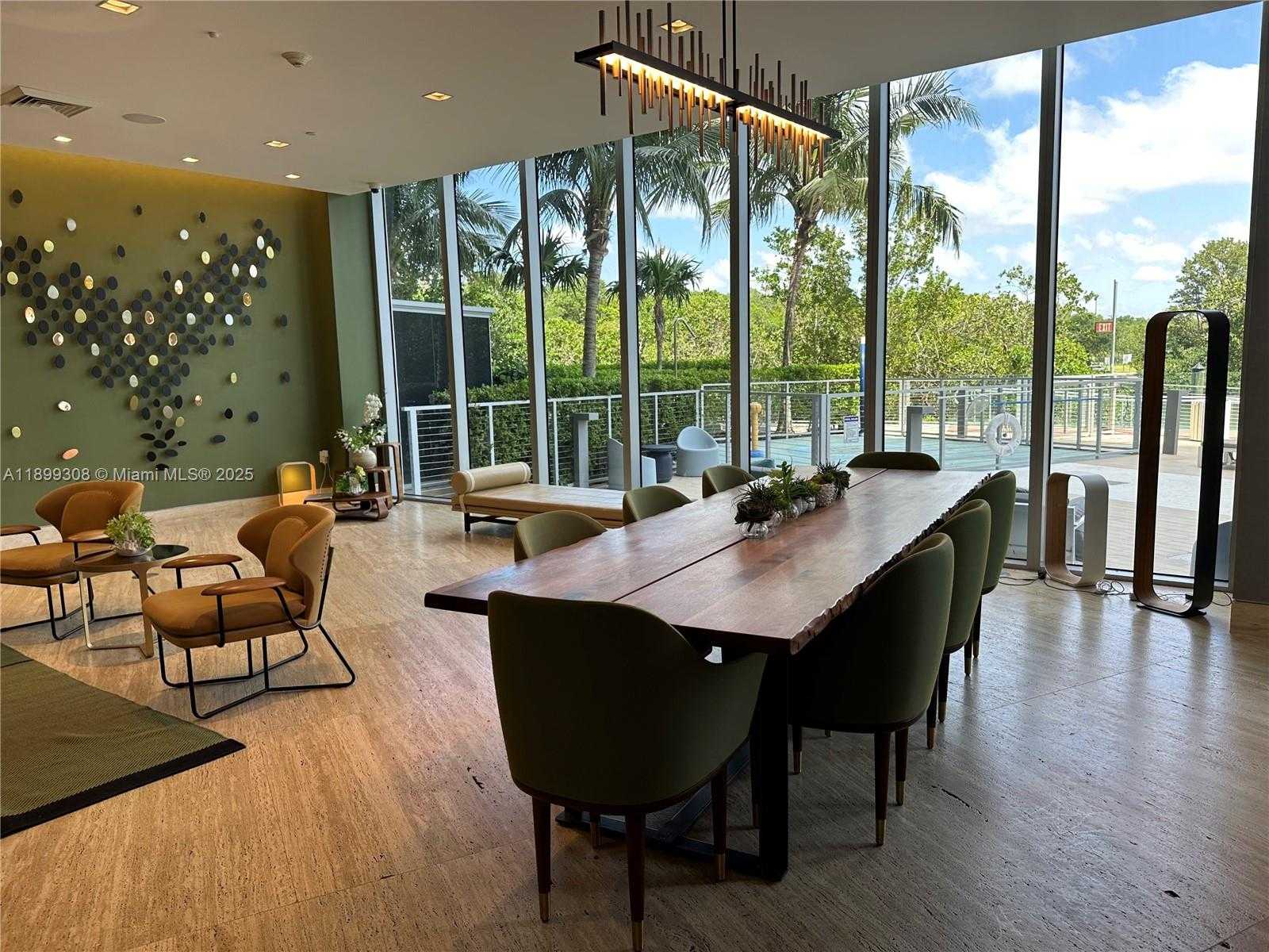 Imagen de Pequeño Objeto