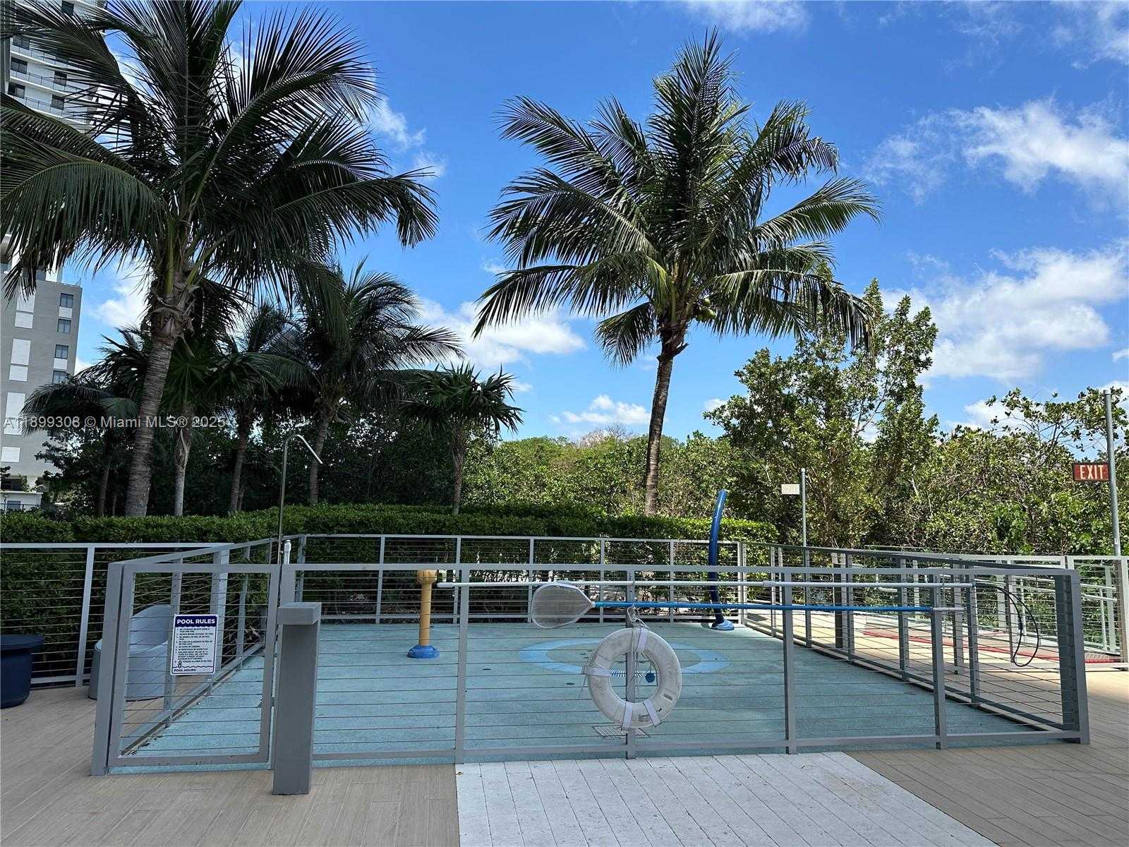 Imagen de Pequeño Objeto