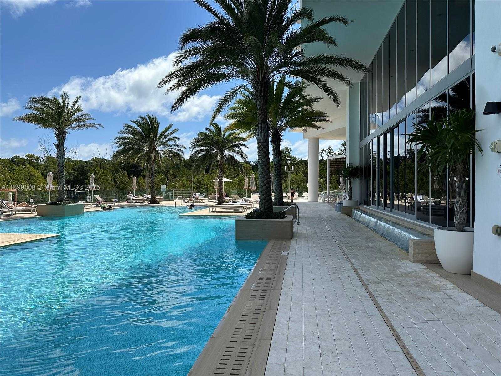 Imagen de Pequeño Objeto