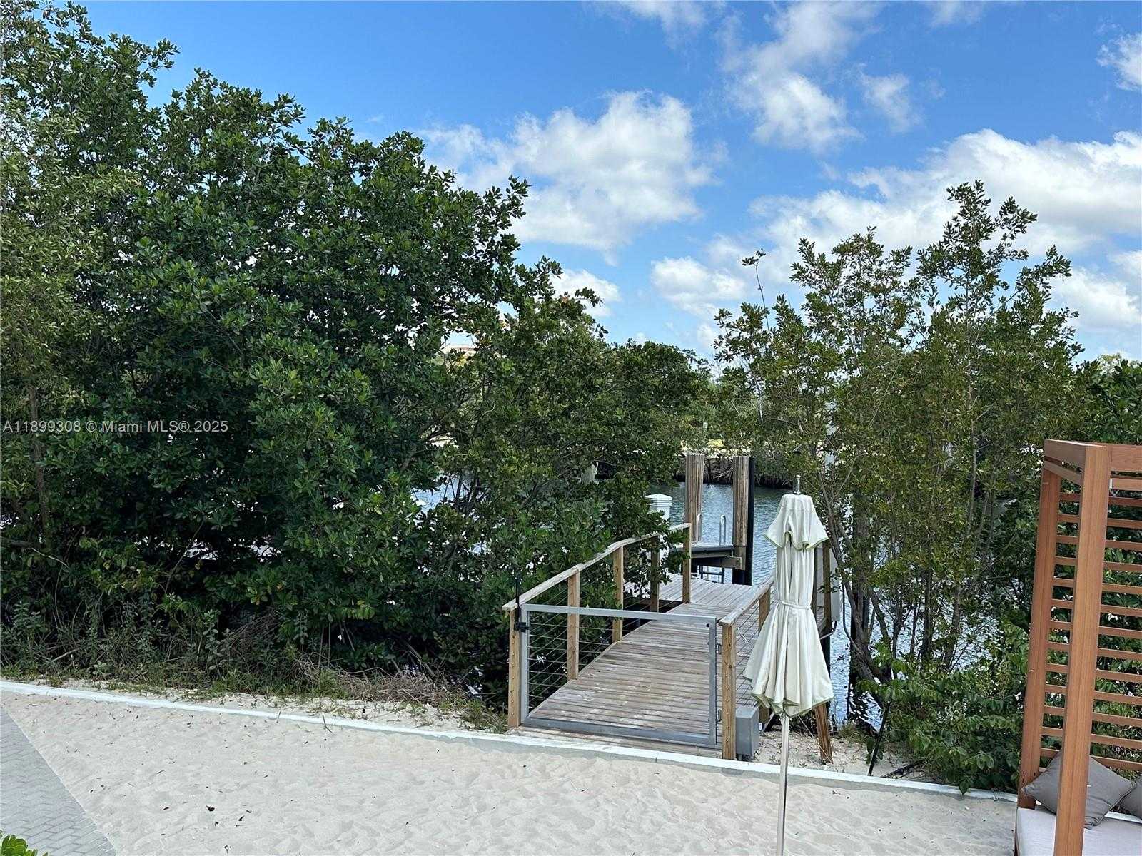 Imagen de Pequeño Objeto