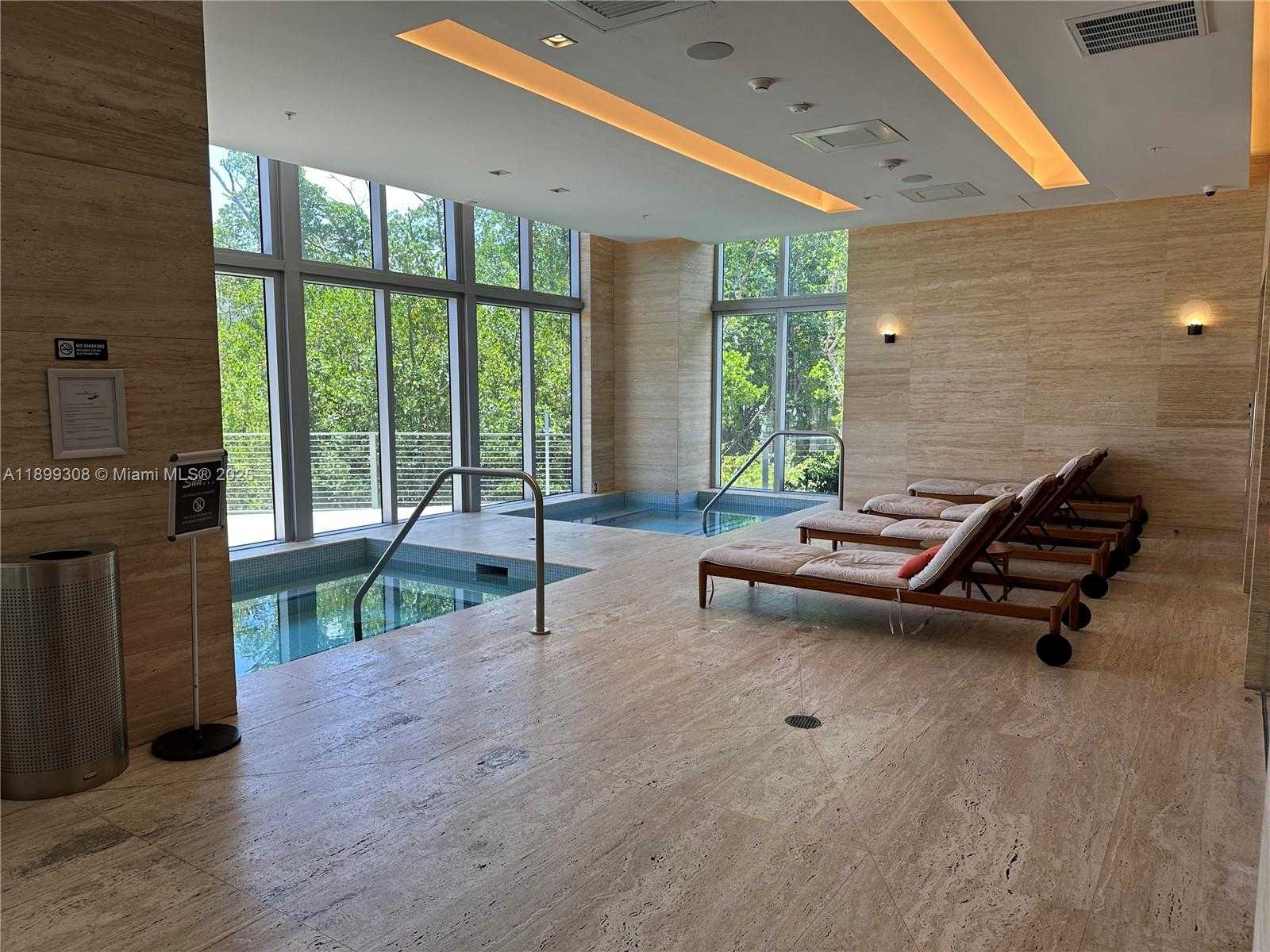 Imagen de Pequeño Objeto