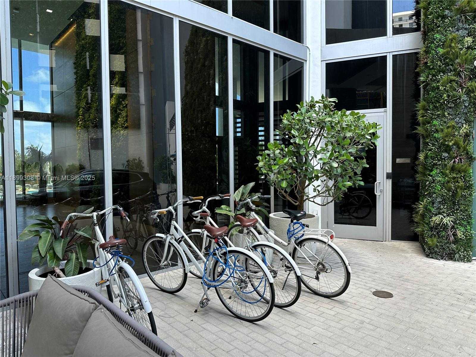 Imagen de Pequeño Objeto