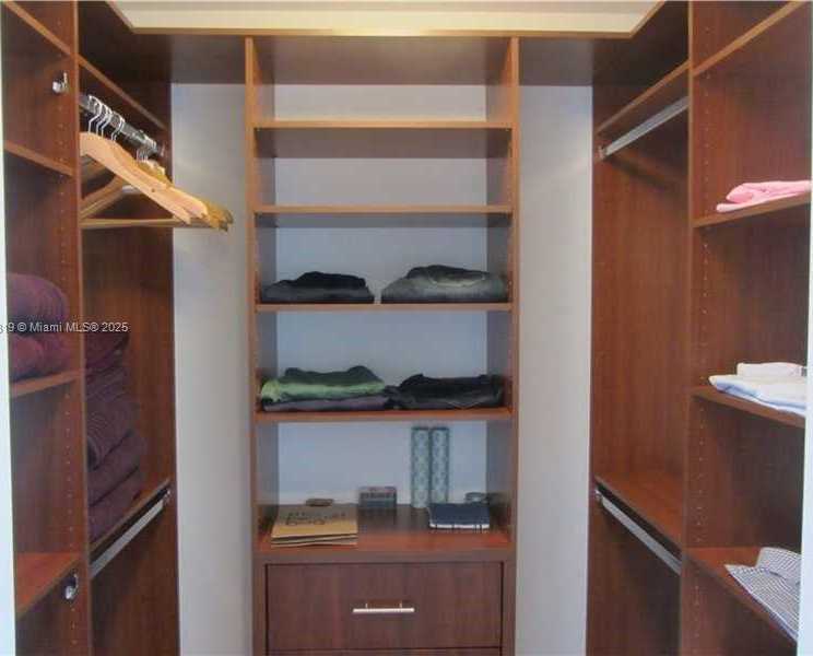 Small Image of 495 BRICKELL AVE #2401, Miami Number 18