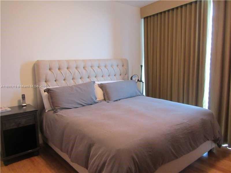 Small Image of 495 BRICKELL AVE #2401, Miami Number 25