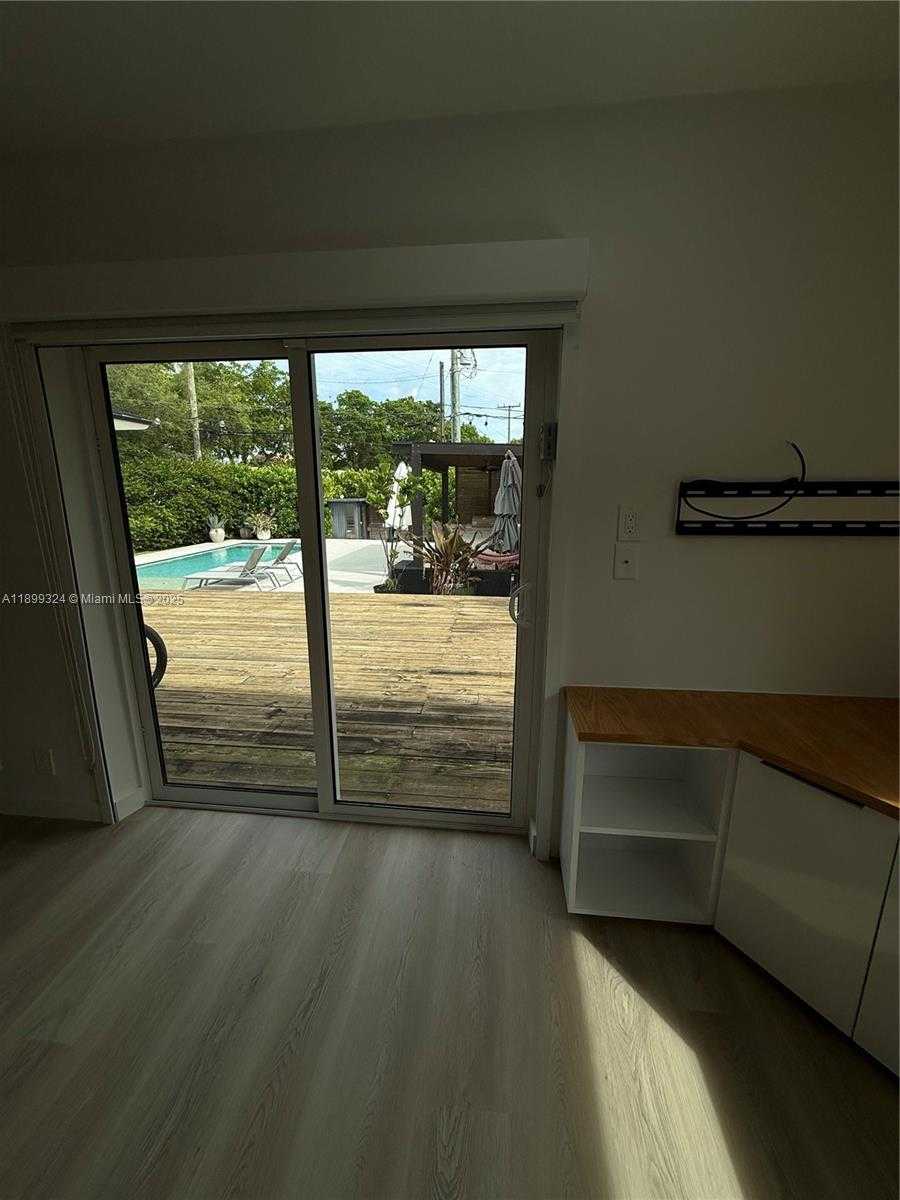 Small Image of Miami Shores Number 26