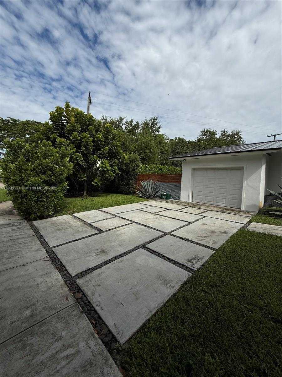 Small Image of Miami Shores Number 3