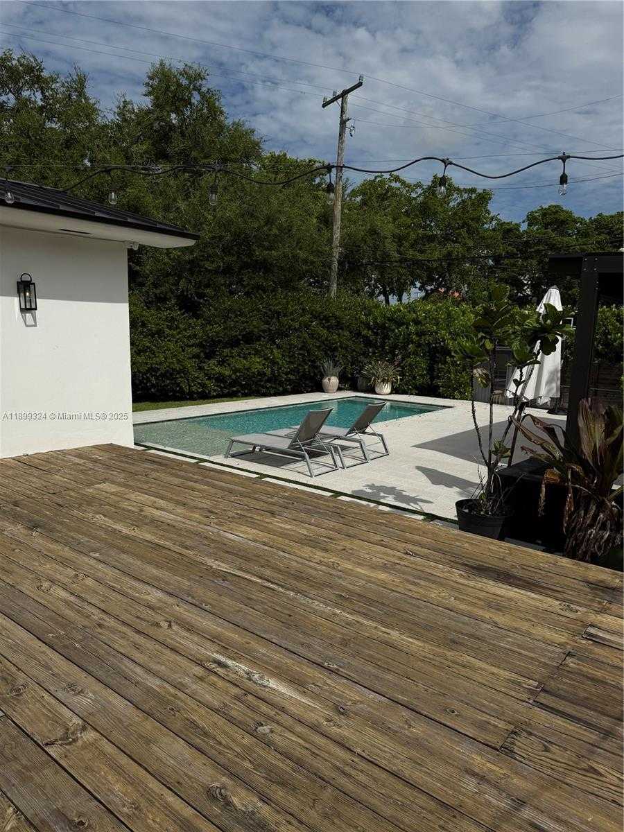 Small Image of Miami Shores Number 36