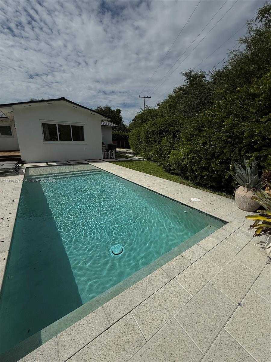 Small Image of Miami Shores Number 42