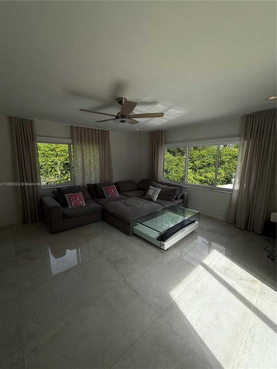 Small Image of Miami Shores Number 9