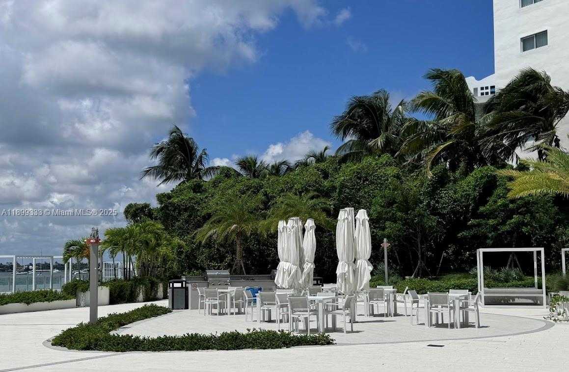 Small Image of 1000 WEST AVENUE #422, Miami Beach Number 10