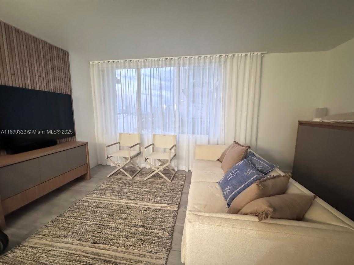 Small Image of 1000 WEST AVENUE #422, Miami Beach Number 11