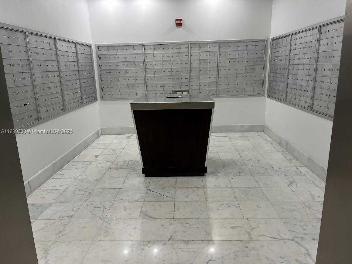 Small Image of 1000 WEST AVENUE #422, Miami Beach Number 7