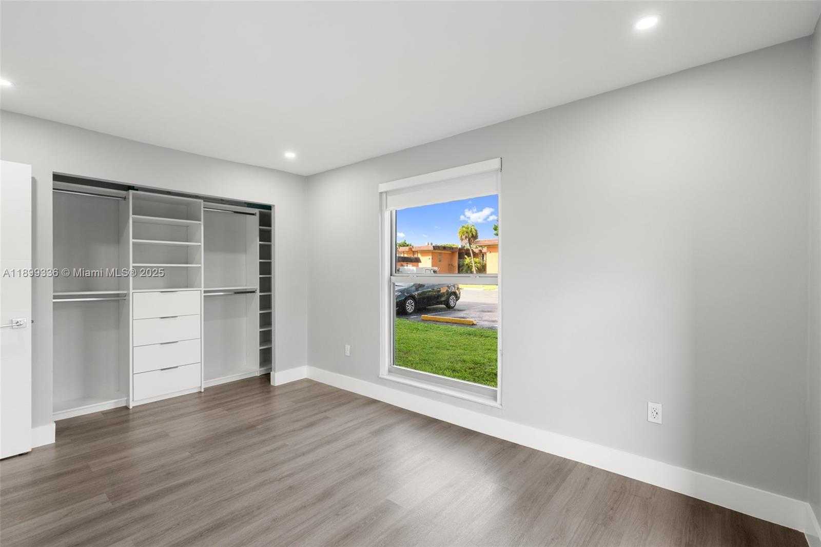 Small Image of 9405 SOUTH WEST 76TH ST #Y11, Miami Number 32