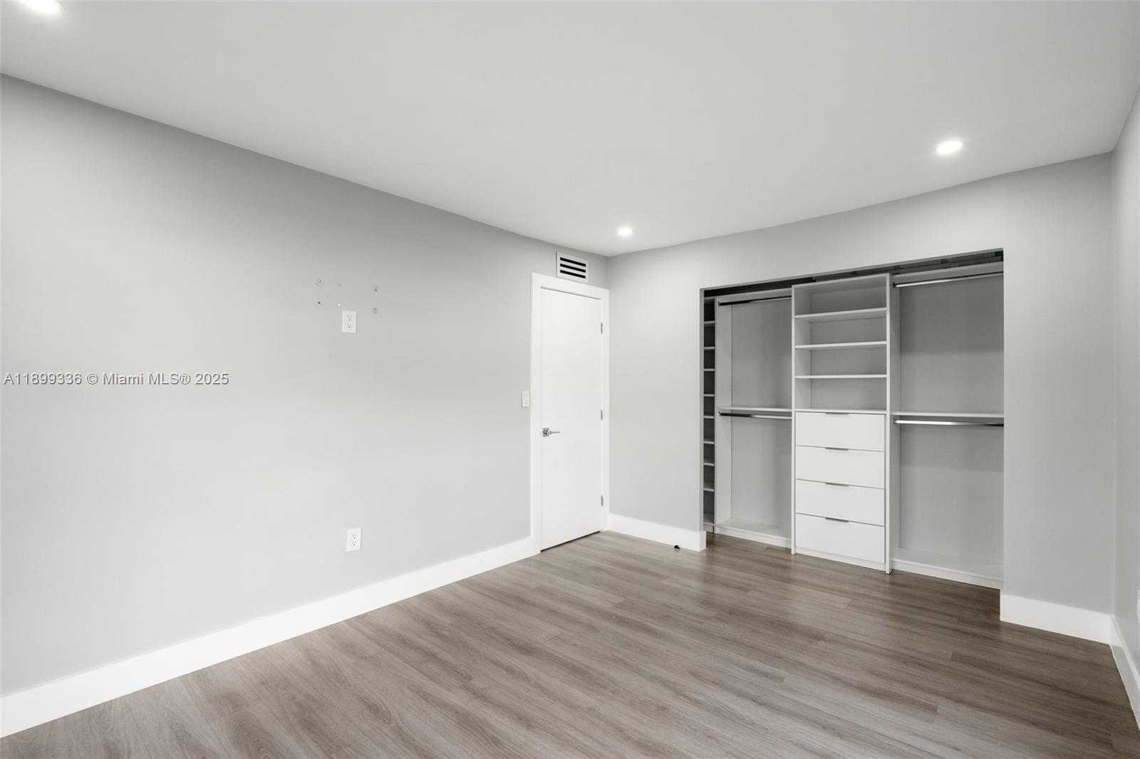 Small Image of 9405 SOUTH WEST 76TH ST #Y11, Miami Number 33