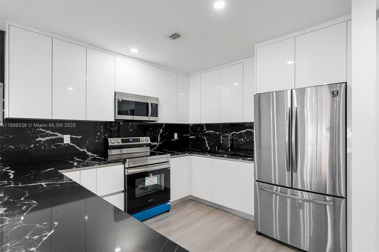 Small Image of 9405 SOUTH WEST 76TH ST #Y11, Miami Number 4