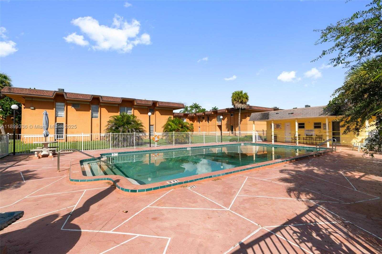 Small Image of 9405 SOUTH WEST 76TH ST #Y11, Miami Number 45