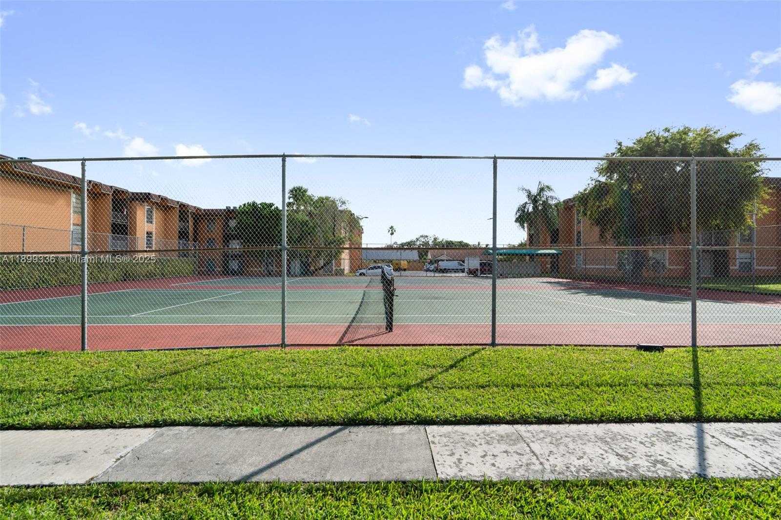 Small Image of 9405 SOUTH WEST 76TH ST #Y11, Miami Number 46