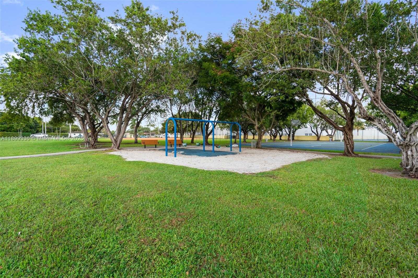 Small Image of 9405 SOUTH WEST 76TH ST #Y11, Miami Number 51