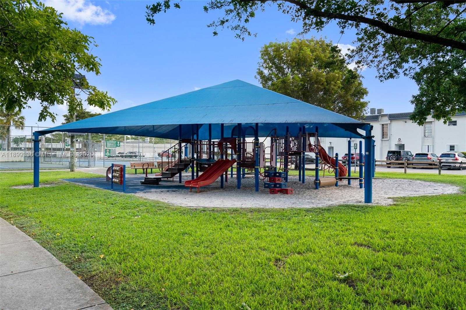 Small Image of 9405 SOUTH WEST 76TH ST #Y11, Miami Number 54