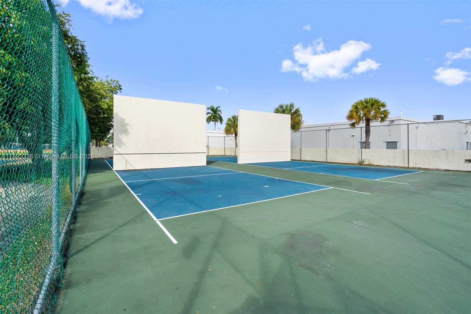 Small Image of 9405 SOUTH WEST 76TH ST #Y11, Miami Number 58