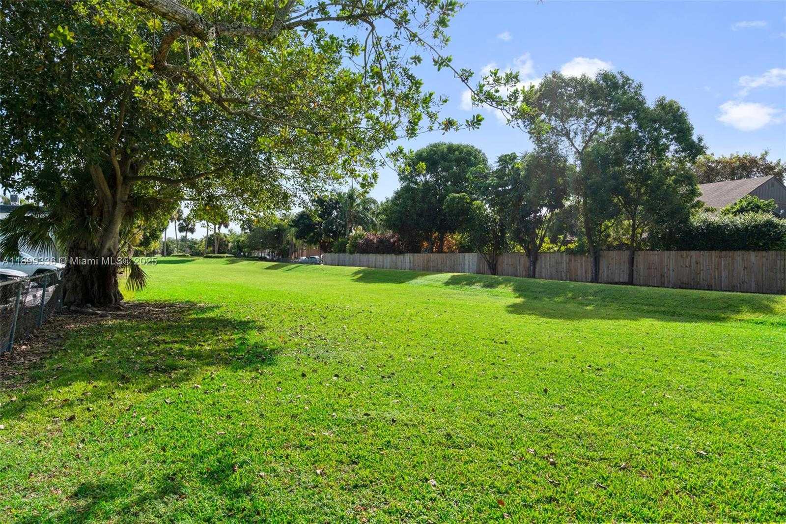 Small Image of 9405 SOUTH WEST 76TH ST #Y11, Miami Number 59