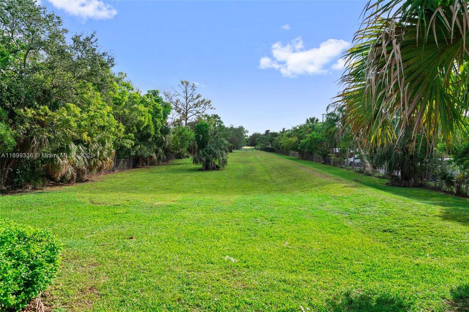 Small Image of 9405 SOUTH WEST 76TH ST #Y11, Miami Number 60