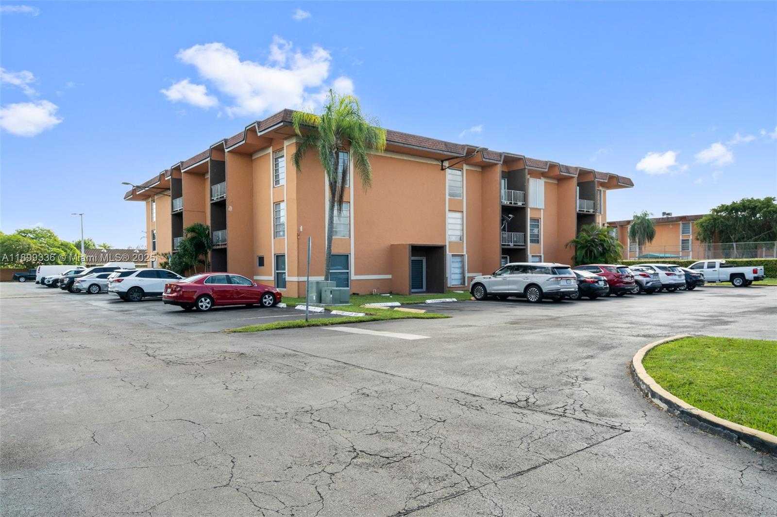 Small Image of 9405 SOUTH WEST 76TH ST #Y11, Miami Number 62