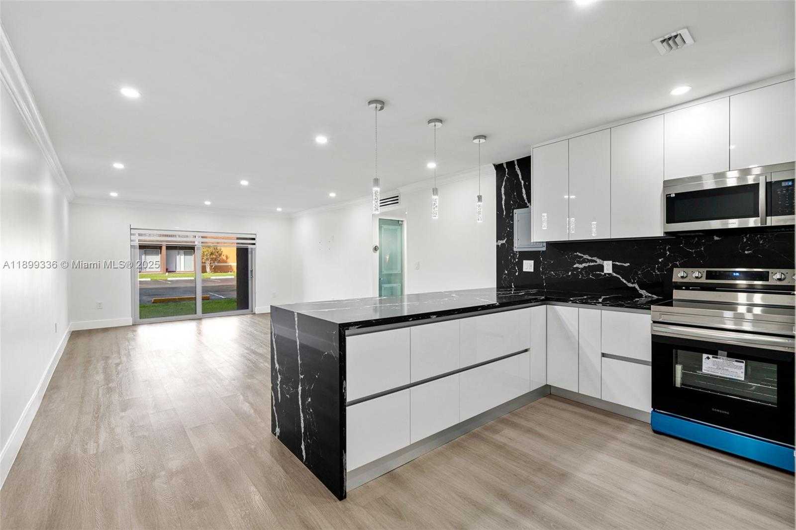 Small Image of 9405 SOUTH WEST 76TH ST #Y11, Miami Number 7