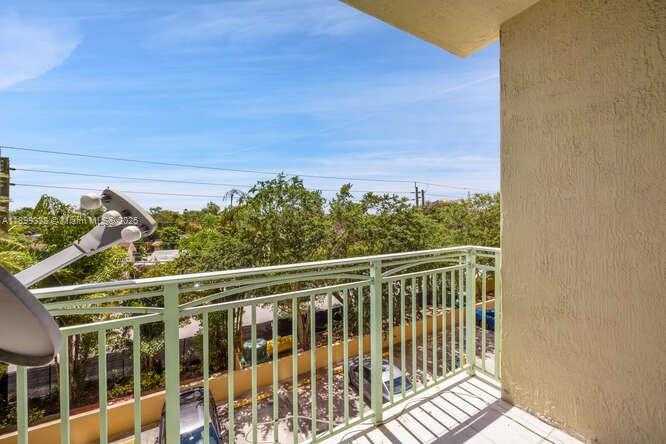 Small Image of 3500 CORAL WAY #409, Miami Number 14