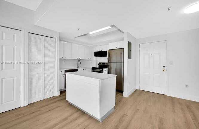 Small Image of 3500 CORAL WAY #409, Miami Number 4