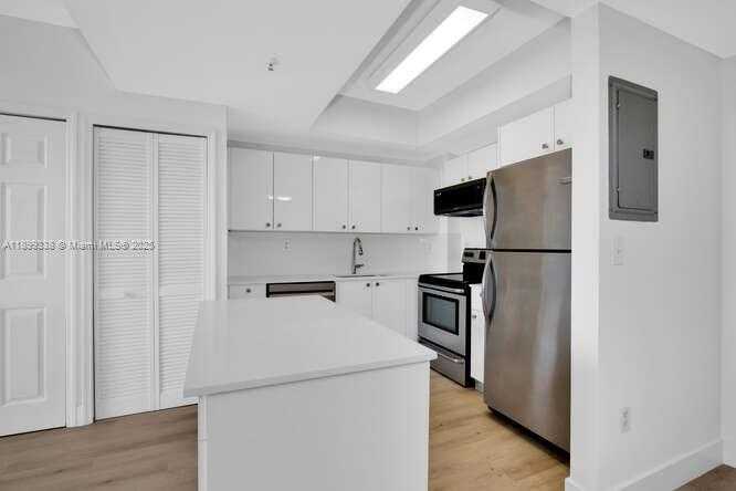 Small Image of 3500 CORAL WAY #409, Miami Number 6