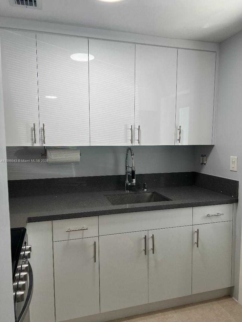 Small Image of 1300 LINCOLN RD #A101, Miami Beach Number 24